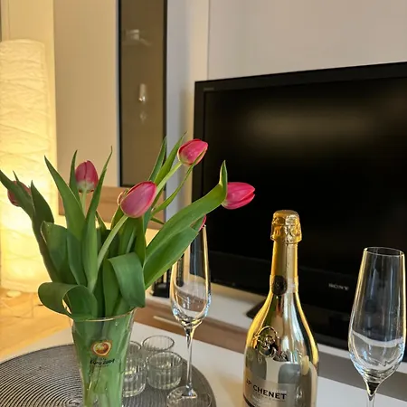 Lägenhet Mieszkanko W Sam Raz *